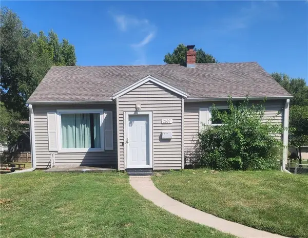 2607 Parallel AVE, St Joseph, MO 64506