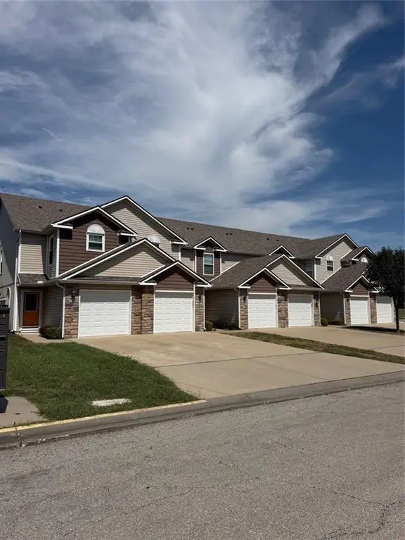 262 POINTE LN #1, Raymore, MO 64083
