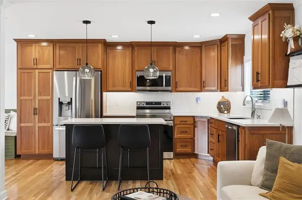 10827 W 62nd ST, Shawnee, KS 66203