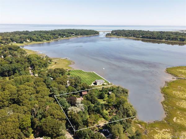 75 Old Field RD, East Setauket, NY 11733