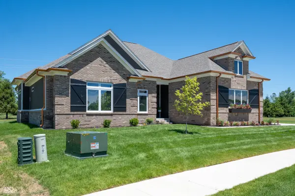 4248 Stone Lake DR, Zionsville, IN 46077