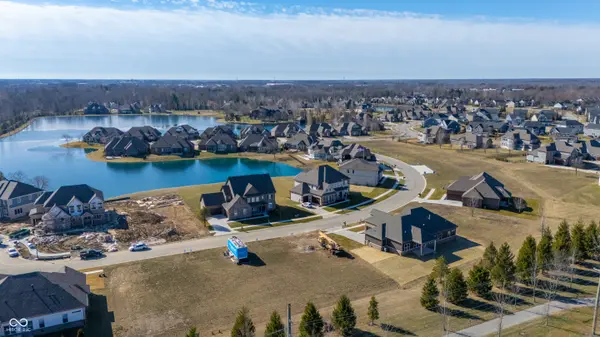 4248 Stone Lake DR, Zionsville, IN 46077