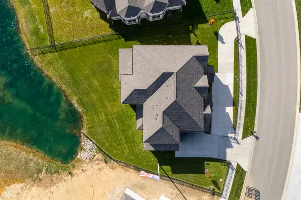 4301 Stone Lake DR, Zionsville, IN 46077