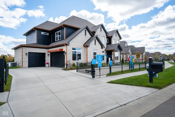 4301 Stone Lake DR, Zionsville, IN 46077