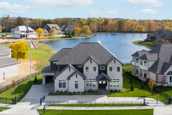 4301 Stone Lake DR, Zionsville, IN 46077