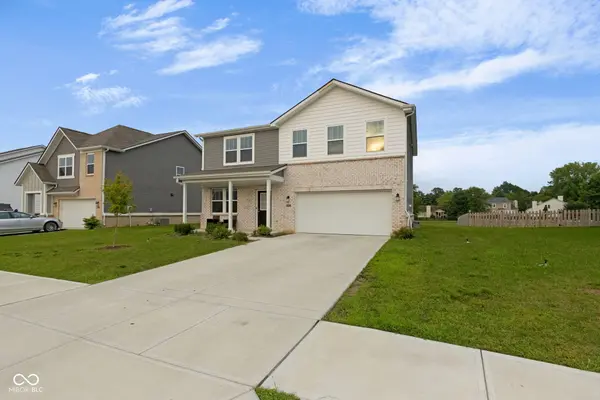 7423 Manor Lake LN, Indianapolis, IN 46268