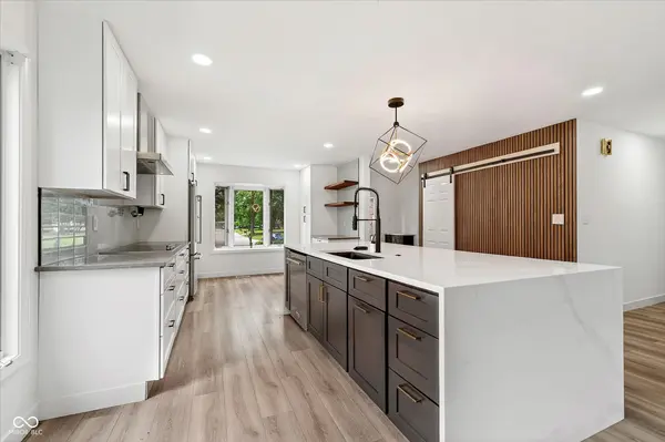 8425 Carthay CIR, Fishers, IN 46038