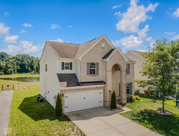 2071 Creek Bank DR, Columbus, IN 47201