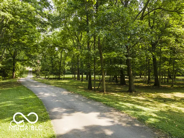 5255 S US Highway 421, Zionsville, IN 46077