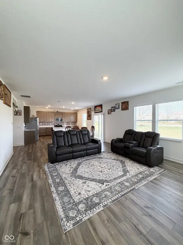 1208 Taggart WAY, Greenwood, IN 46143
