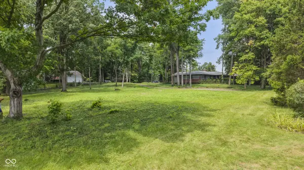 21 Cardinal LN, Carmel, IN 46032
