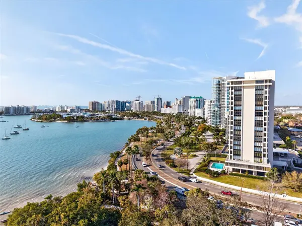 770 S PALM AVE #PH2, Sarasota, FL 34236