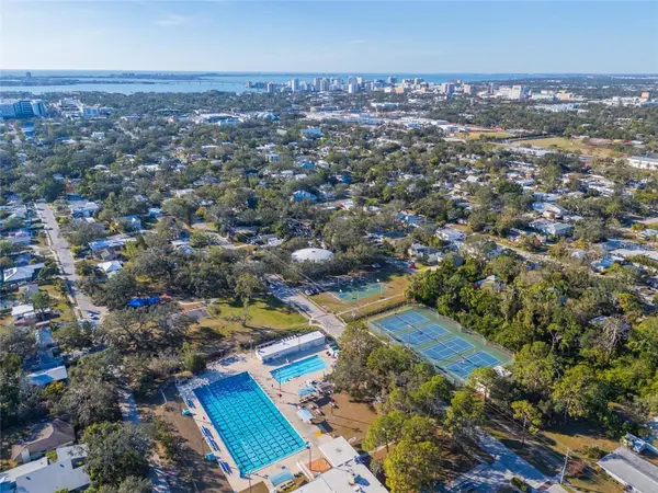 2420 FLOYD ST, Sarasota, FL 34239