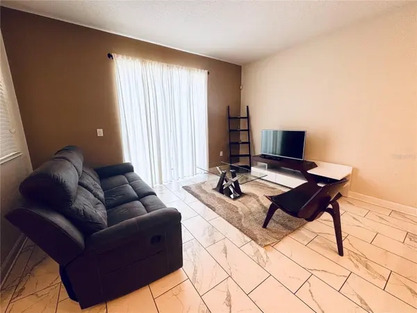 1555 SANDBAGGER DR, Davenport, FL 33896