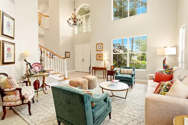 1246 DARLINGTON OAK CIR NE, St Petersburg, FL 33703