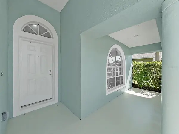 1423 LAKE SHORE RANCH DR, Seffner, FL 33584