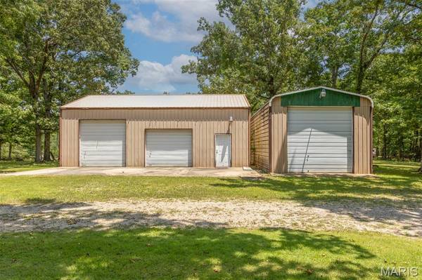 211 Whispering Hills LN, Wappapello, MO 63966
