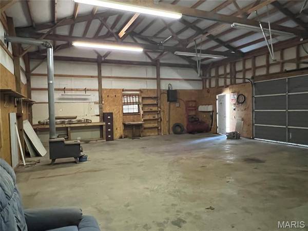211 Whispering Hills LN, Wappapello, MO 63966
