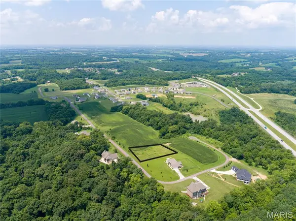 33 Lela Lane, Hannibal, MO 63401