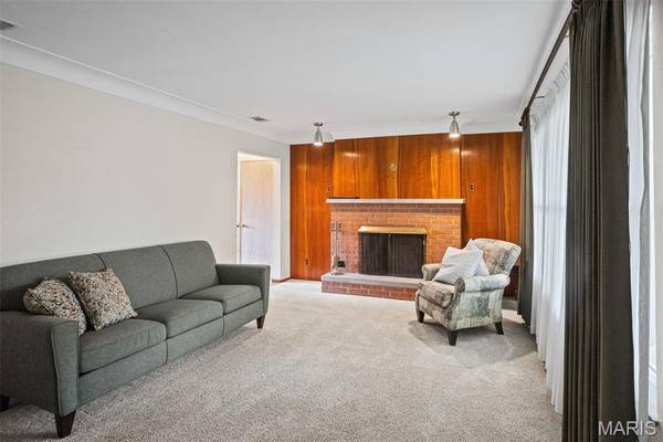 9 Beth Ann DR, Belleville, IL 62221