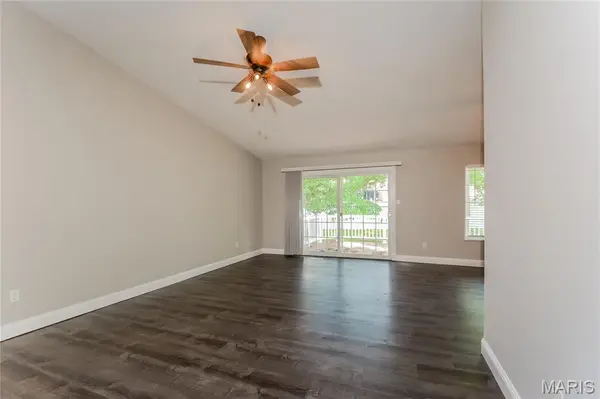 2 Saw Mill WAY, St Charles, MO 63303