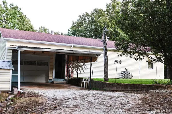 13505 State Rd E RD, De Soto, MO 63020