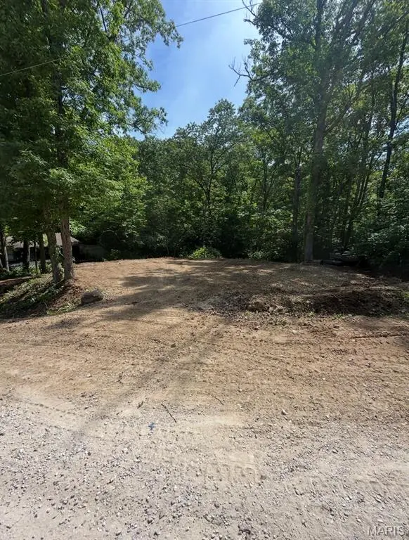 104 Skyline DR, New Florence, MO 63363