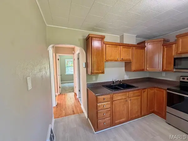 10063 Green Valley DR, St Louis, MO 63136
