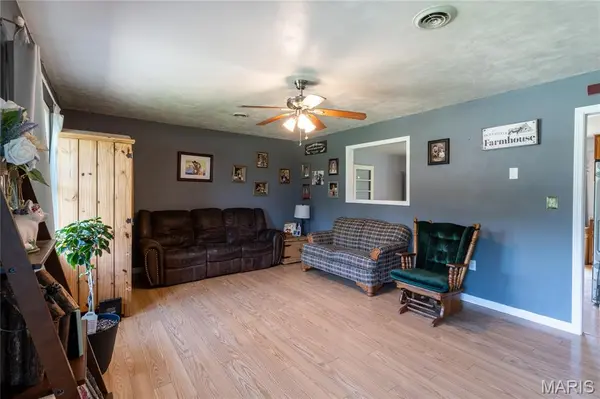 880 Main ST, St Elizabeth, MO 65075