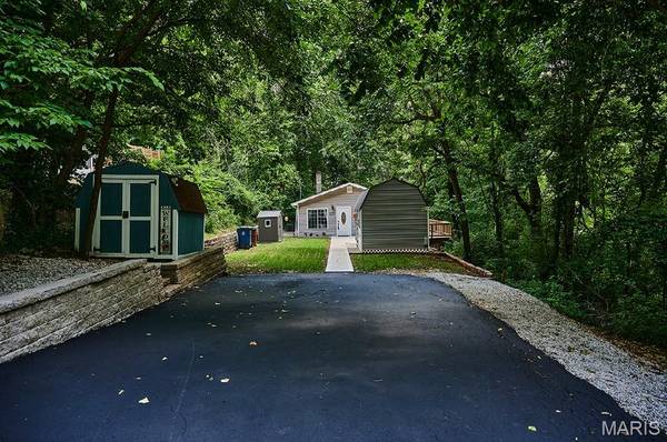 610 Saint Clair RD, Fairview Heights, IL 62208