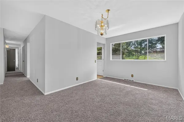 4626 Yorkchester DR, St Louis, MO 63129
