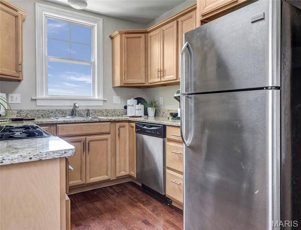 8735 Bridgeport AVE, St Louis, MO 63144