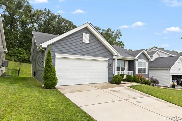 749 Winding Bluffs DR, Fenton, MO 63026