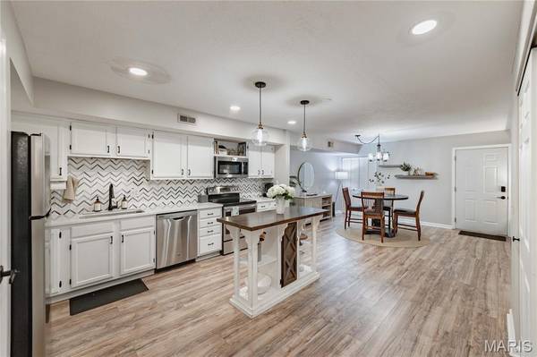 15026 Baxter Village DR #E, Chesterfield, MO 63017