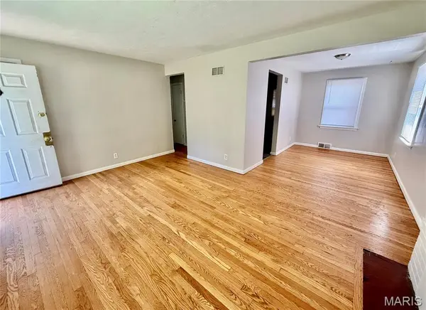 6122 Jackson AVE, Berkeley, MO 63134