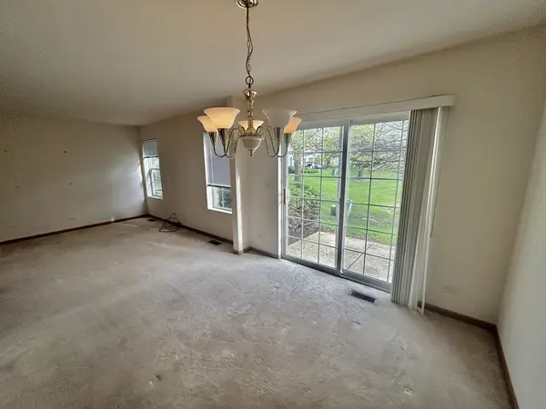 2482 Stoughton CIR, Aurora, IL 60502