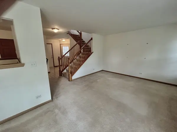 2482 Stoughton CIR, Aurora, IL 60502
