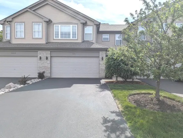 39811 N Long DR #2, Antioch, IL 60002