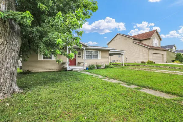 906 E Newkirk ST, Tuscola, IL 61953