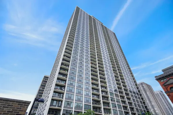 1560 N Sandburg TER #1905J, Chicago, IL 60610