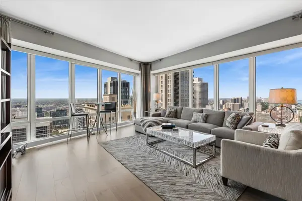 57 E Delaware PL #3905, Chicago, IL 60611
