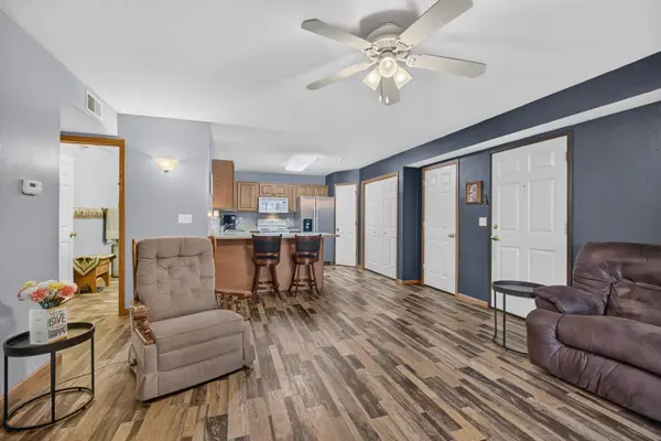 3209 S 16th AVE #101, Eldridge, IA 52748