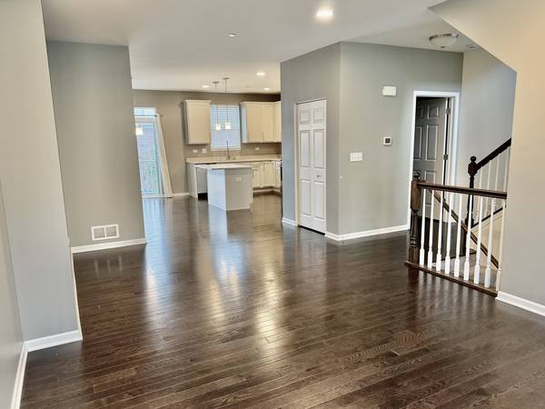 2953 Madison DR #2953, Naperville, IL 60564
