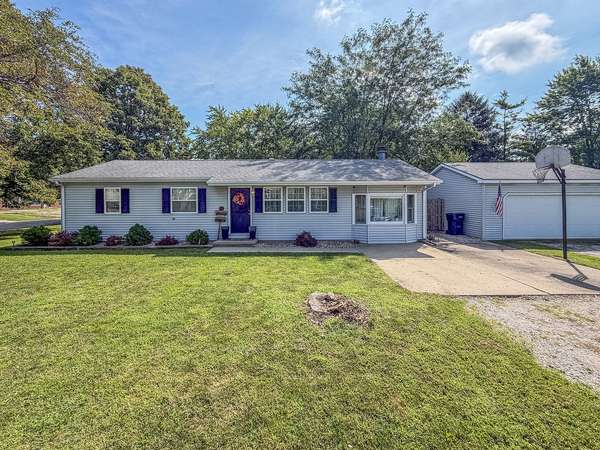 810 N 4th ST, St. Joseph, IL 61873