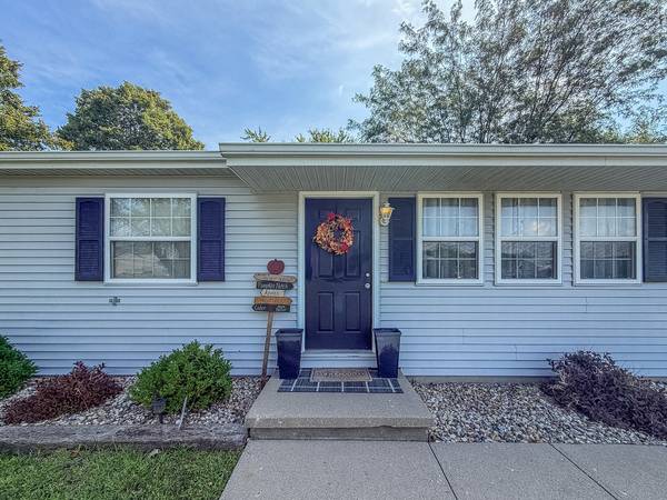 810 N 4th ST, St. Joseph, IL 61873