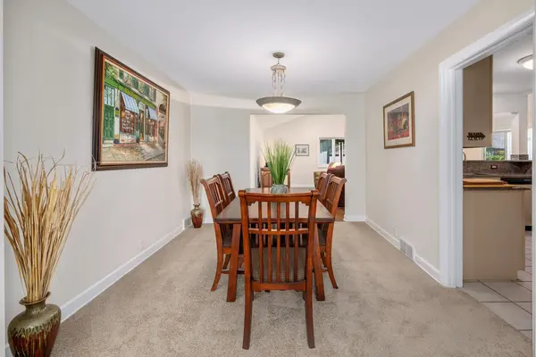 134 N 8th AVE, Des Plaines, IL 60016