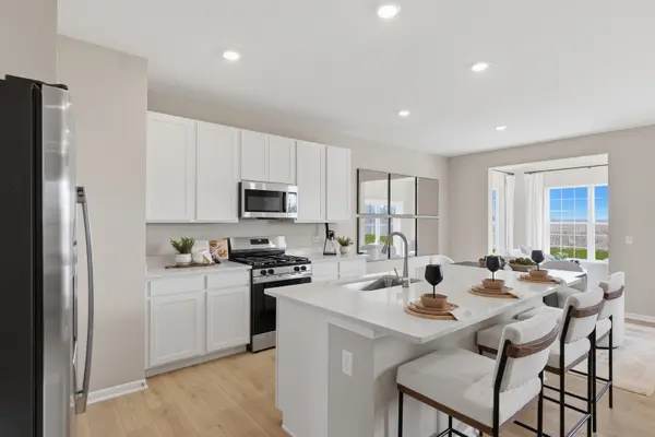 1104 Rebecca CT, Libertyville, IL 60048