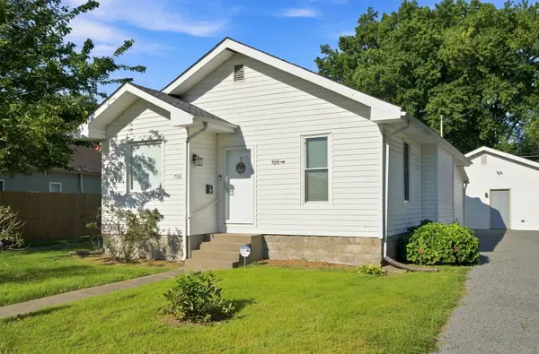 708 S Bentley ST, Marion, IL 62959