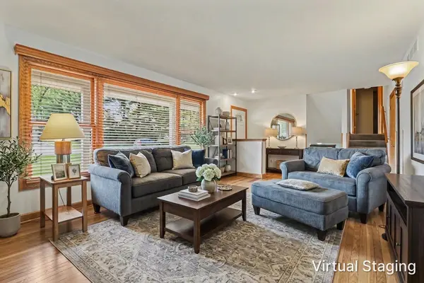 10S287 Alma LN, Naperville, IL 60564