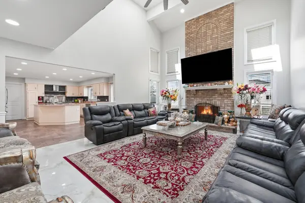 8824 Golden Pheasant DR, Tinley Park, IL 60487